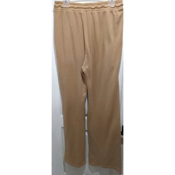 NEW Citizens of Humanity | Nia Wide-leg Sweatpant in Nougat - Picture 7 of 13